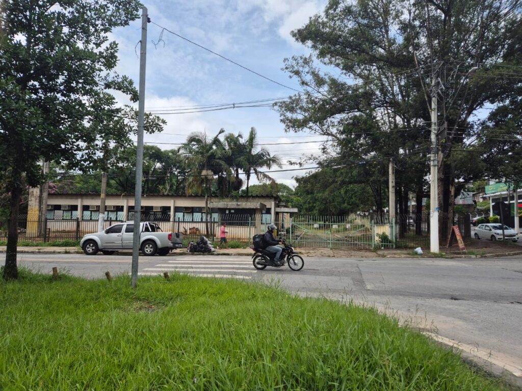Terreno com ótima localização, km 19 da Raposo Tavares, ao lado de um retorno, fácil acesso
